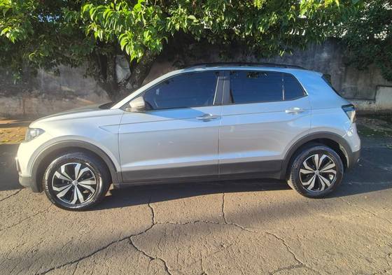 VOLKSWAGEN T-CROSS 1.0 200 TSI TOTAL FLEX SENSE AUTOMÁTICO